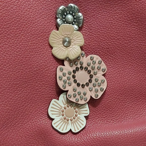 Coach Pink Shoulder Bag with Floral Tea Rose Embellishments - Picture 2 of 8